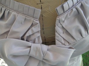 Bodice front closure Bodice front closure