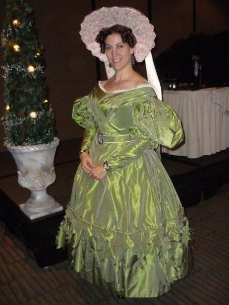 Jen in 1830 Green Gown